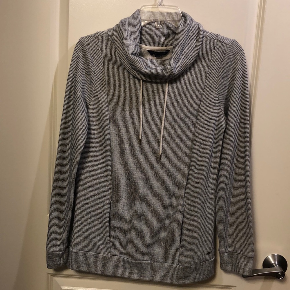 Tommy Hilfiger blue/gray pull over